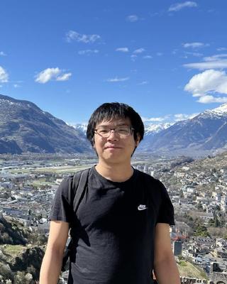 Zheru Qiu's headshot